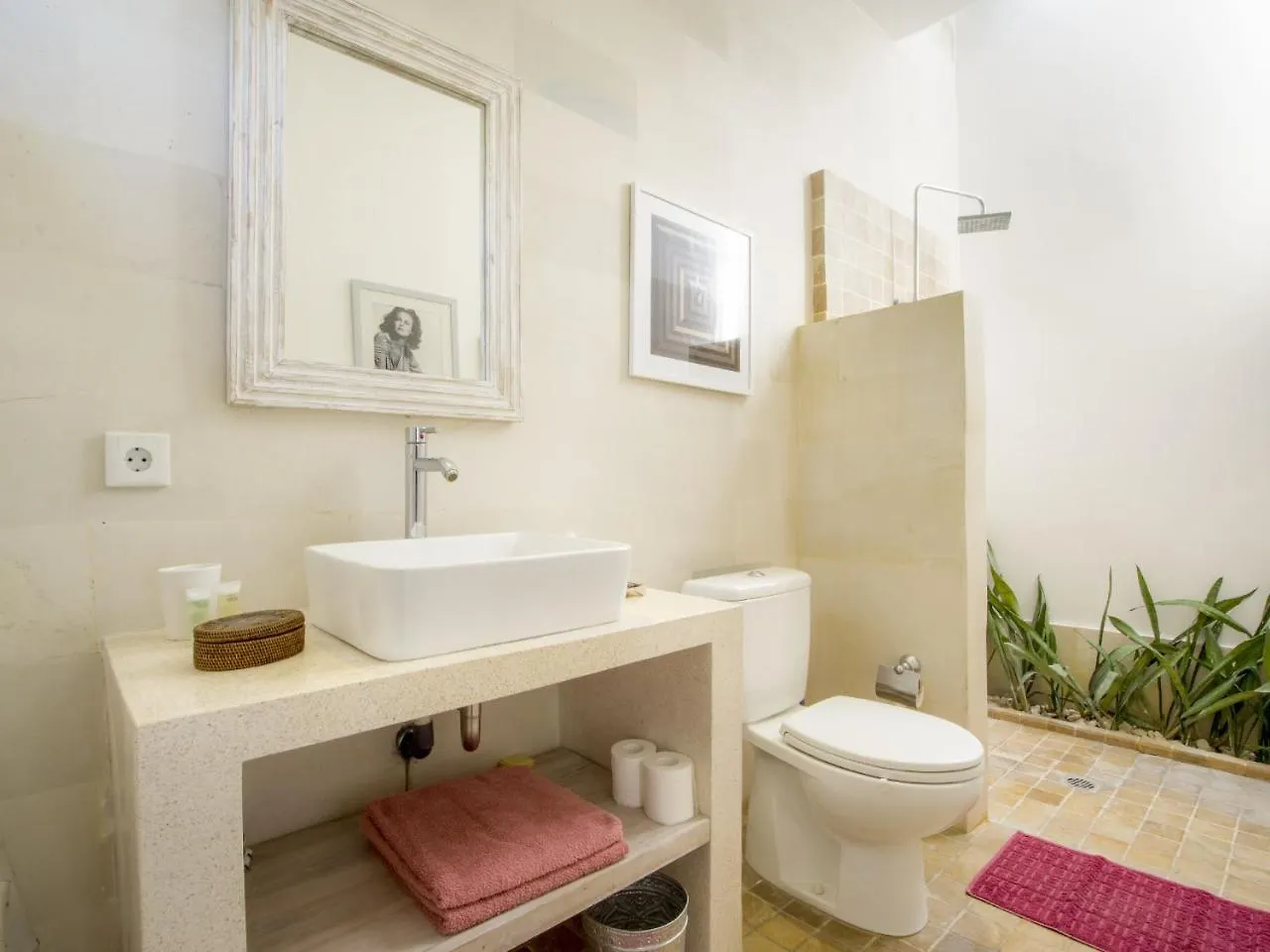 Villa Tara Seminyak  Indonesia